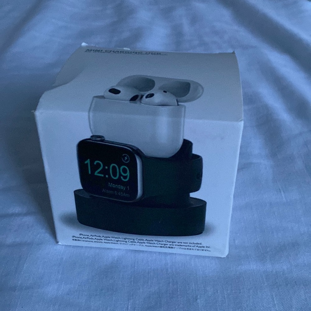 Mini charging hub